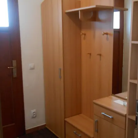 4u奥洛穆茨公寓 公寓 奥洛穆茨